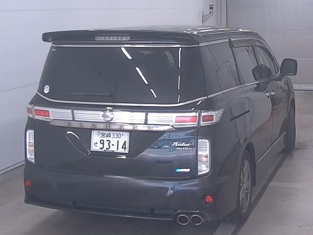 NISSAN ELGRAND 2011