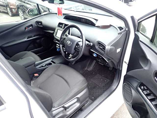 TOYOTA PRIUS 2019