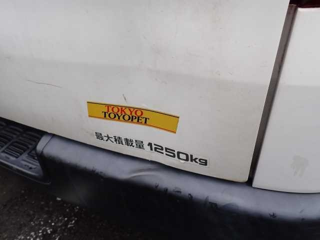 TOYOTA HIACE VAN 2017