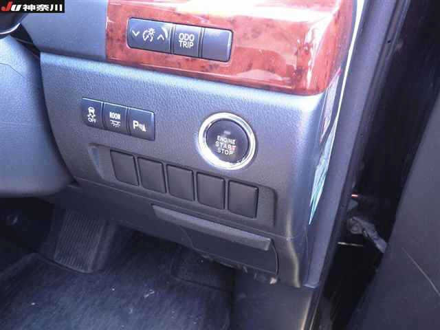 TOYOTA VELLFIRE 2010