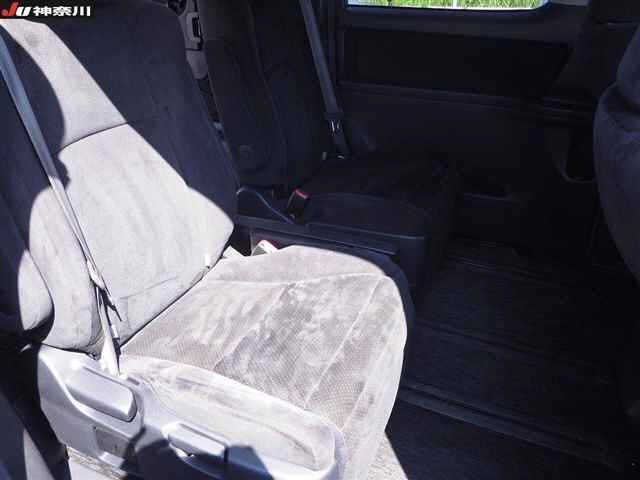 TOYOTA VELLFIRE 2010