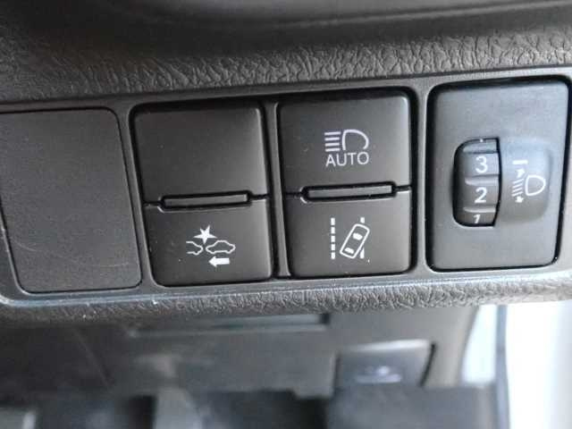 TOYOTA COROLLA FIELDER 2018