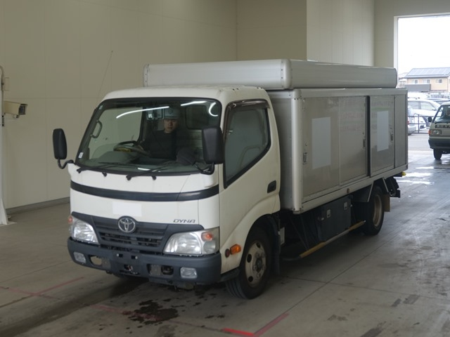 TOYOTA DYNA 2011