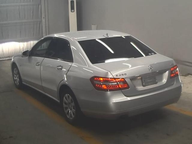 MERCEDES BENZ E CLASS 2010