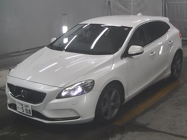 VOLVO V40 2014