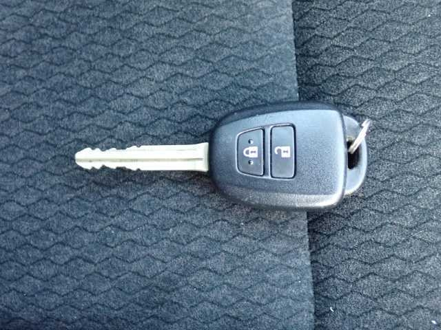 TOYOTA COROLLA AXIO 2016