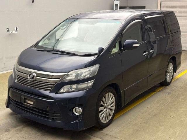 TOYOTA VELLFIRE 2013