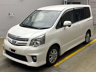 TOYOTA NOAH 2012