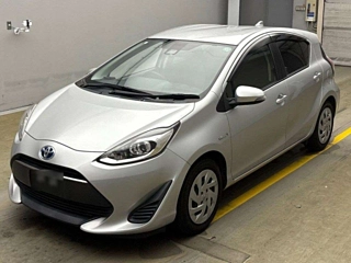 TOYOTA AQUA 2019