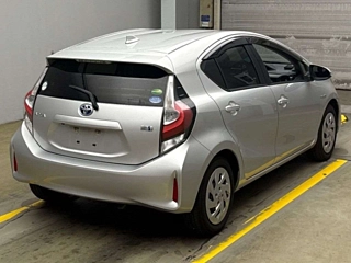 TOYOTA AQUA 2019