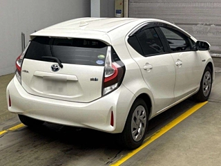 TOYOTA AQUA 2020