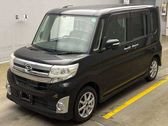 DAIHATSU TANTO 2014