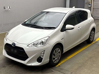 TOYOTA AQUA 2015