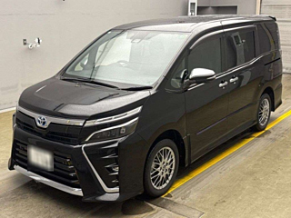 TOYOTA VOXY 2021