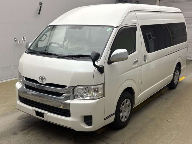 TOYOTA HIACE 2019