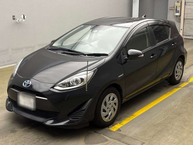 TOYOTA AQUA 2017