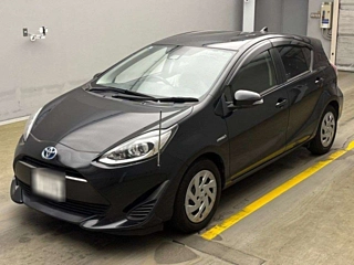 TOYOTA AQUA 2017
