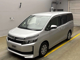 TOYOTA VOXY 2017