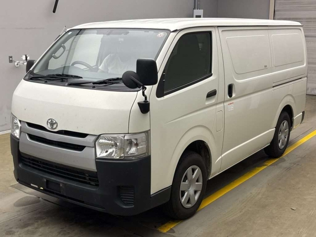 TOYOTA HIACE VAN 2020