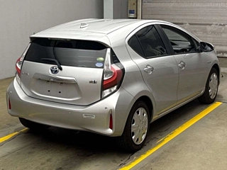 TOYOTA AQUA 2019