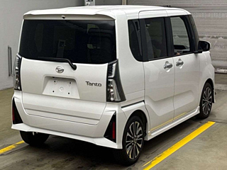 DAIHATSU TANTO 2024