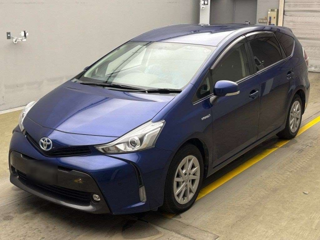TOYOTA PRIUS ALPHA 2016