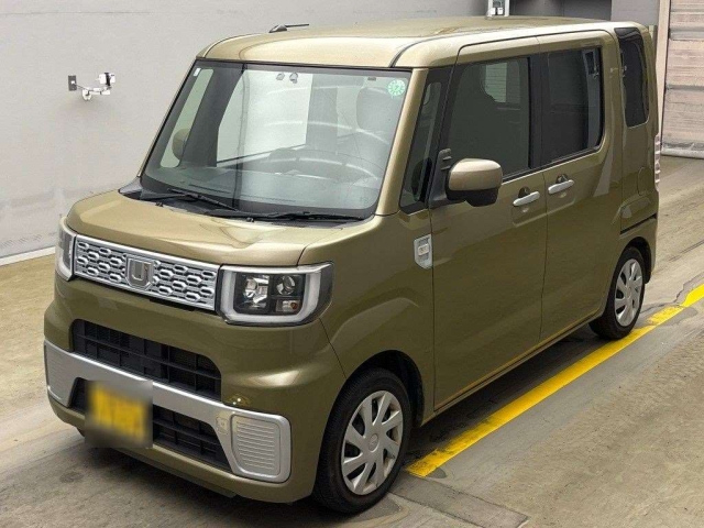 DAIHATSU WAKE 2015