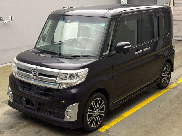 DAIHATSU TANTO 2015
