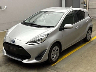 TOYOTA AQUA 2021