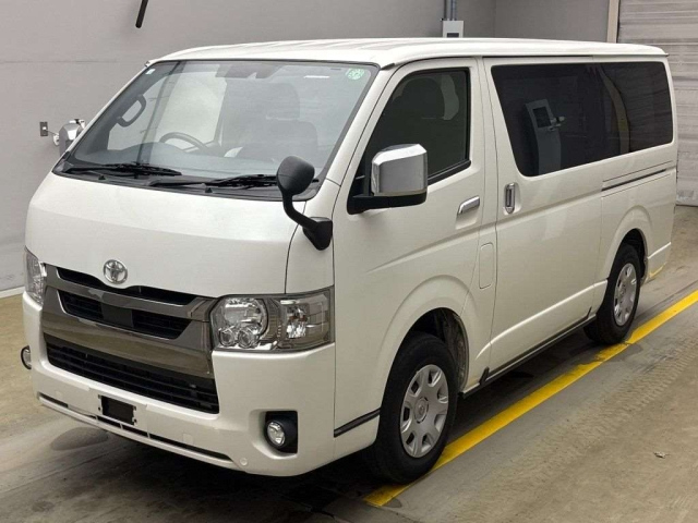 TOYOTA HIACE VAN 2020