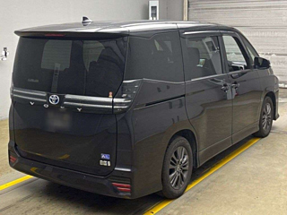 TOYOTA VOXY 2022