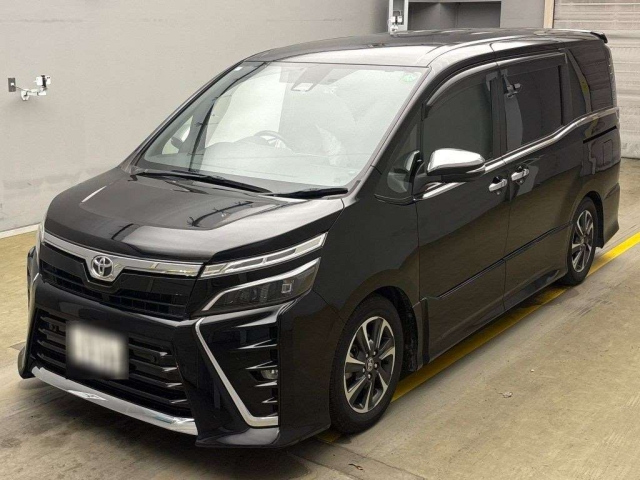 TOYOTA VOXY 2021