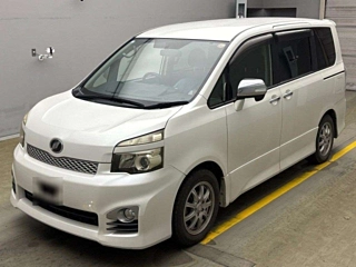 TOYOTA VOXY 2011
