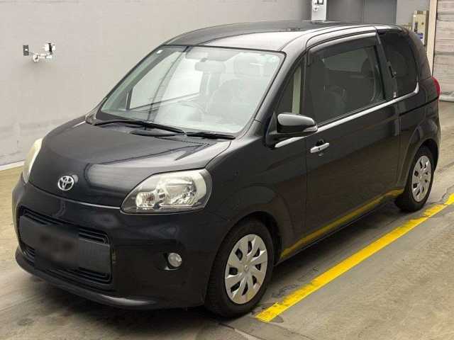 TOYOTA PORTE 2012