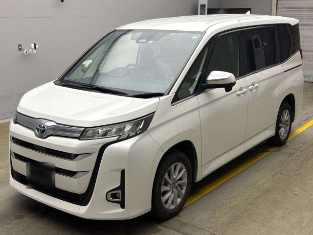 TOYOTA NOAH 2022