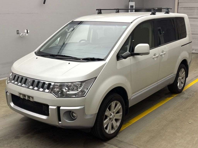 MITSUBISHI DELICA D5 2016