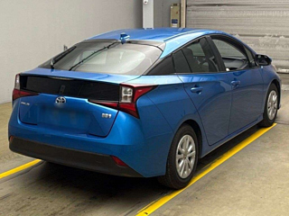 TOYOTA PRIUS 2021