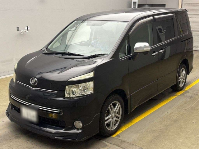 TOYOTA VOXY 2009