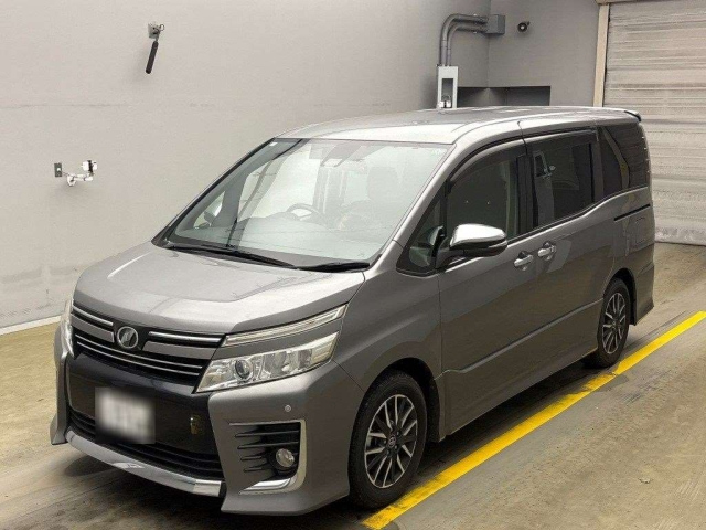 TOYOTA VOXY 2016