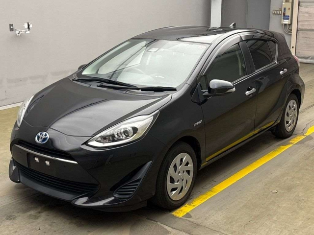 TOYOTA AQUA 2018
