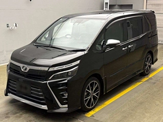 TOYOTA VOXY 2018