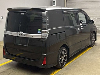 TOYOTA VOXY 2018