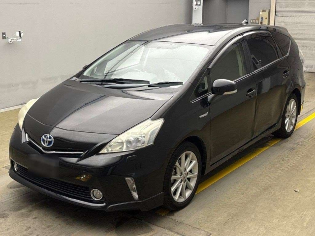 TOYOTA PRIUS ALPHA 2012