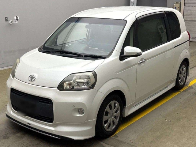 TOYOTA PORTE 2013