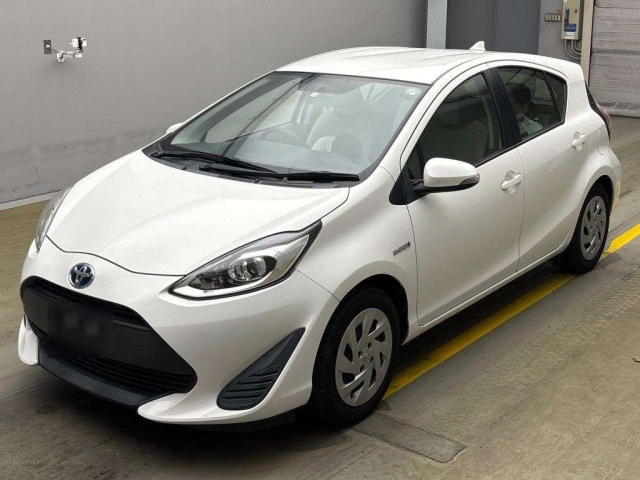 TOYOTA AQUA 2018