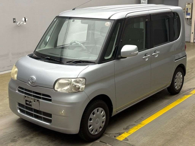 DAIHATSU TANTO 2010