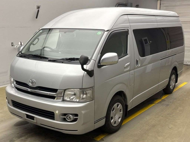 TOYOTA HIACE 2009