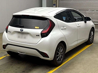 TOYOTA AQUA 2022