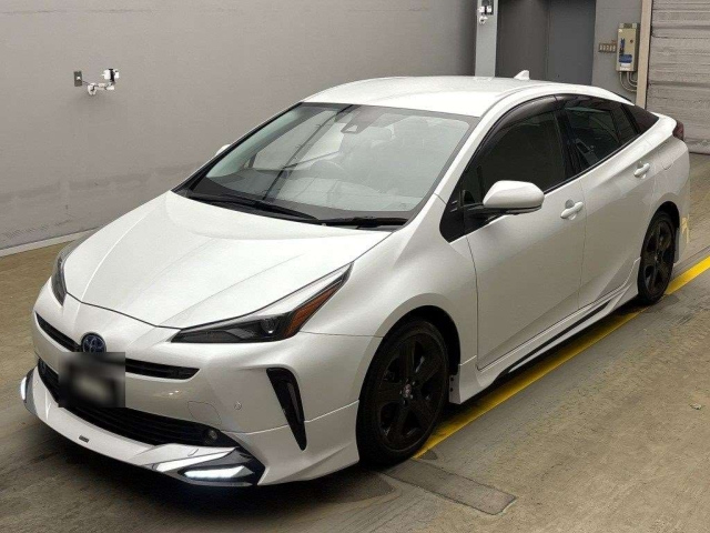 TOYOTA PRIUS 2021