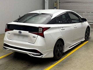 TOYOTA PRIUS 2021